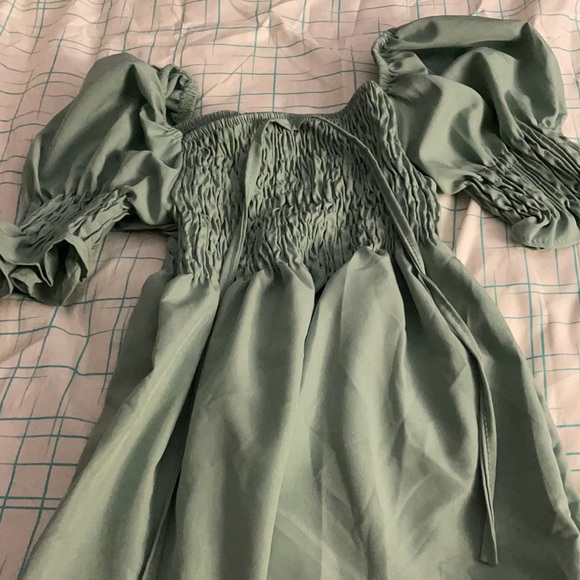 Puff sleeved tops - Picture 3 of 4